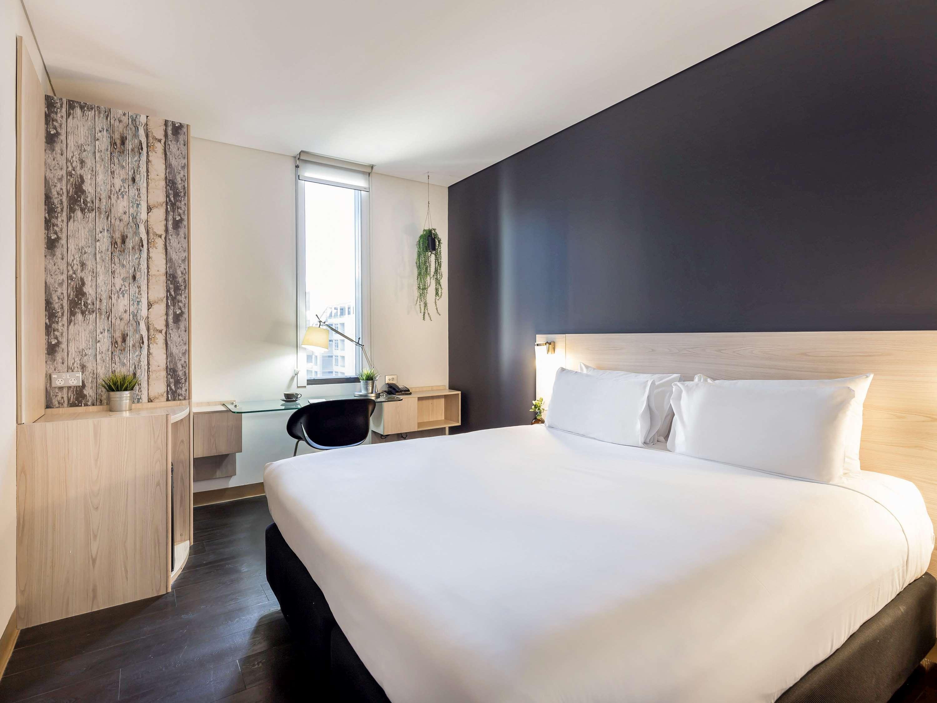Ibis Sydney Barangaroo Hotel Exterior photo