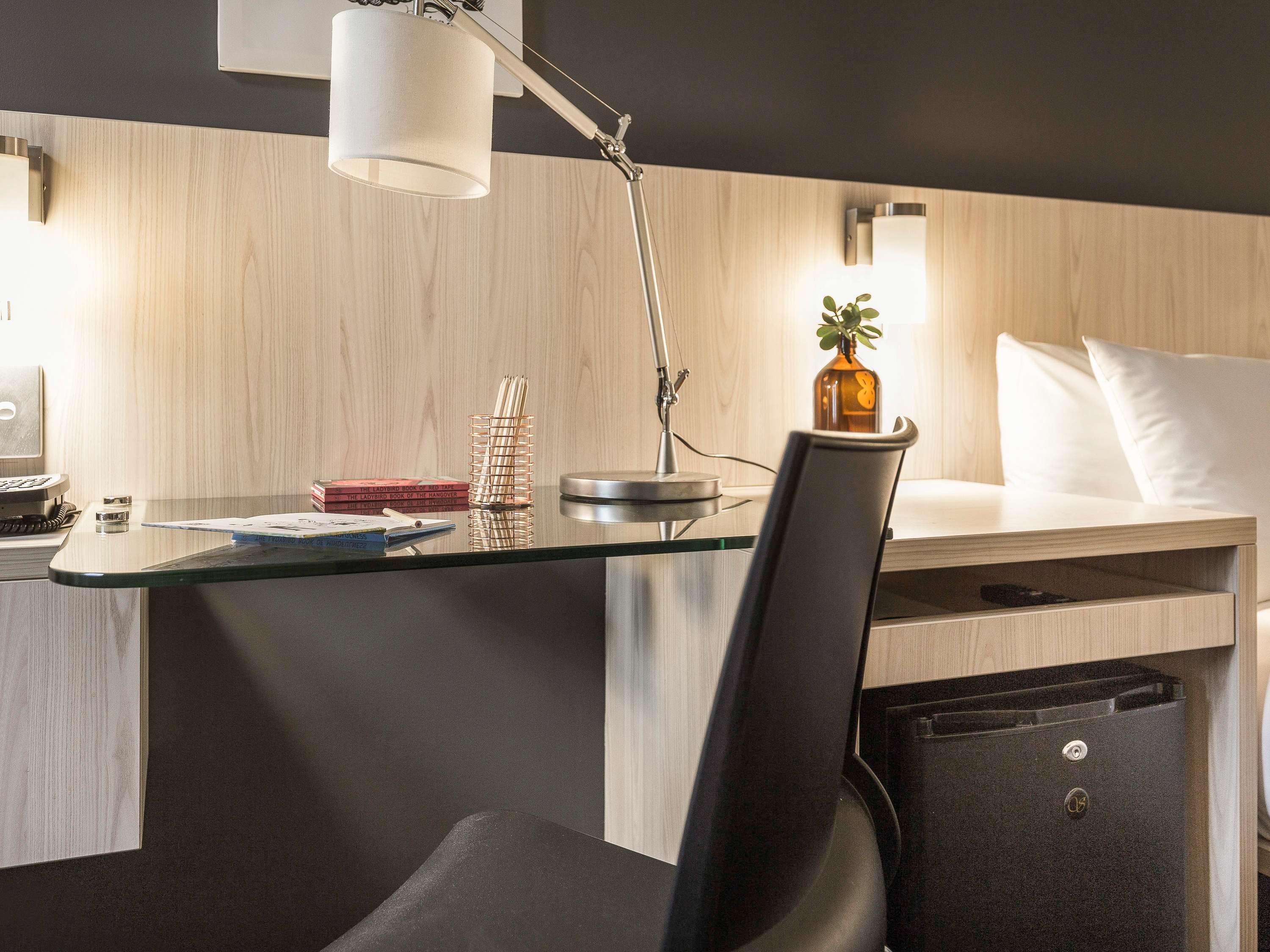 Ibis Sydney Barangaroo Hotel Exterior photo