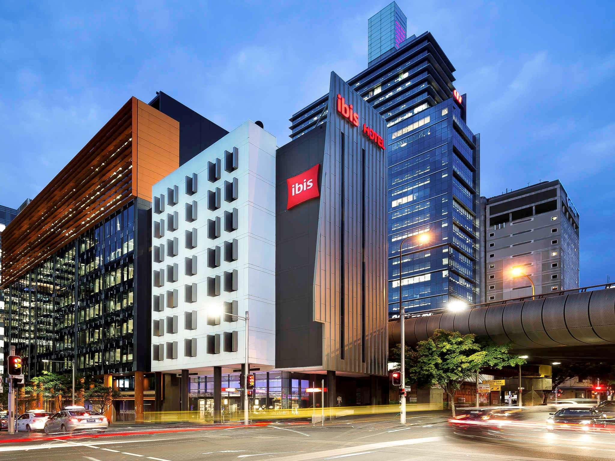 Ibis Sydney Barangaroo Hotel Exterior photo
