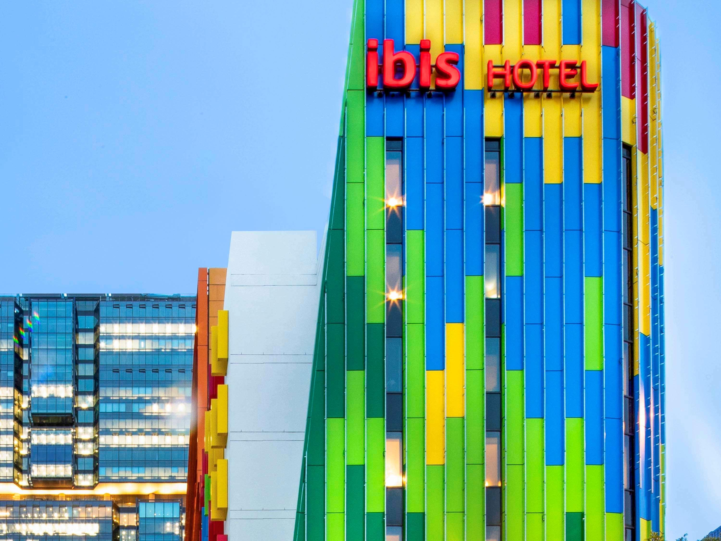 Ibis Sydney Barangaroo Hotel Exterior photo