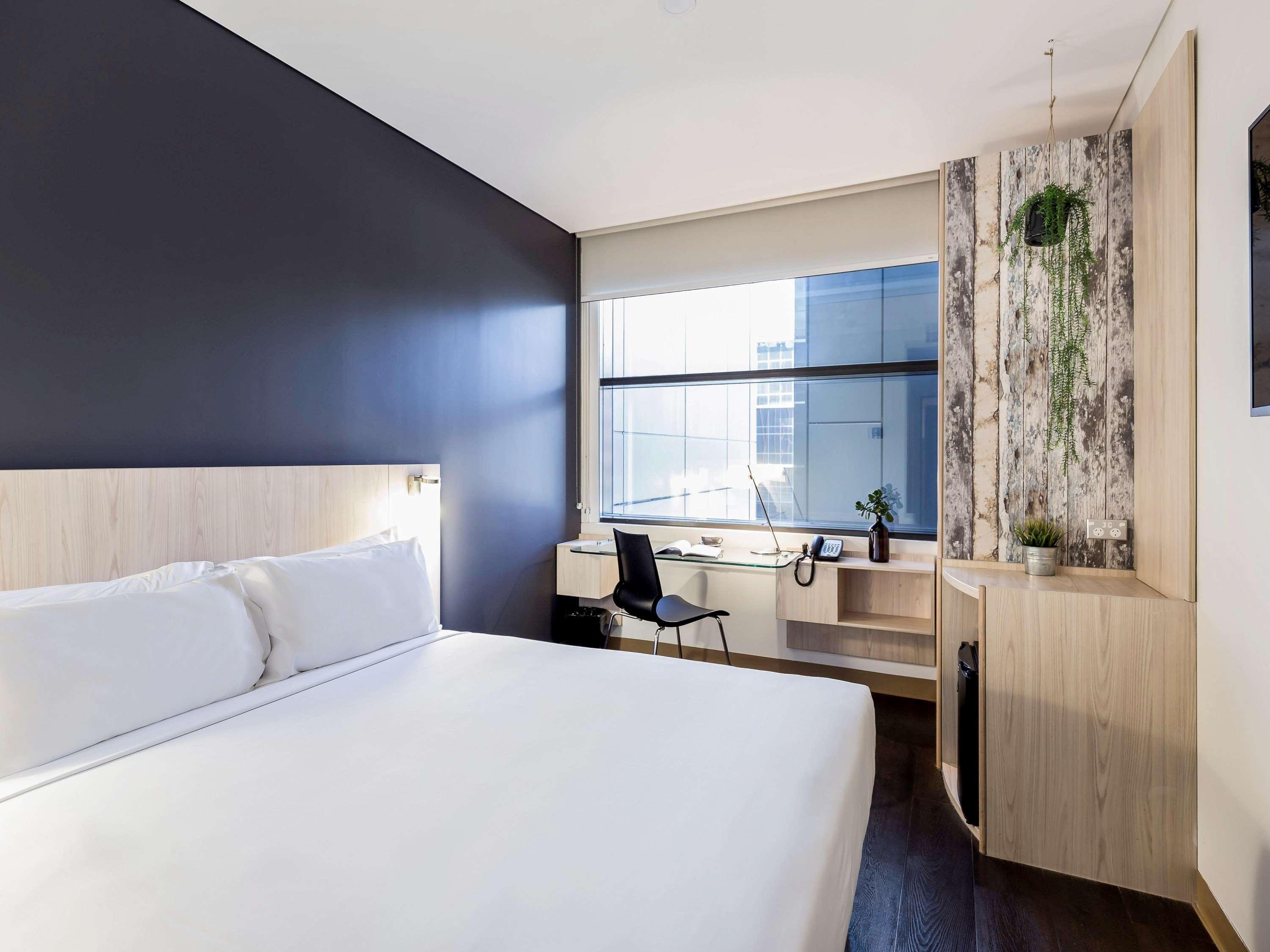 Ibis Sydney Barangaroo Hotel Exterior photo