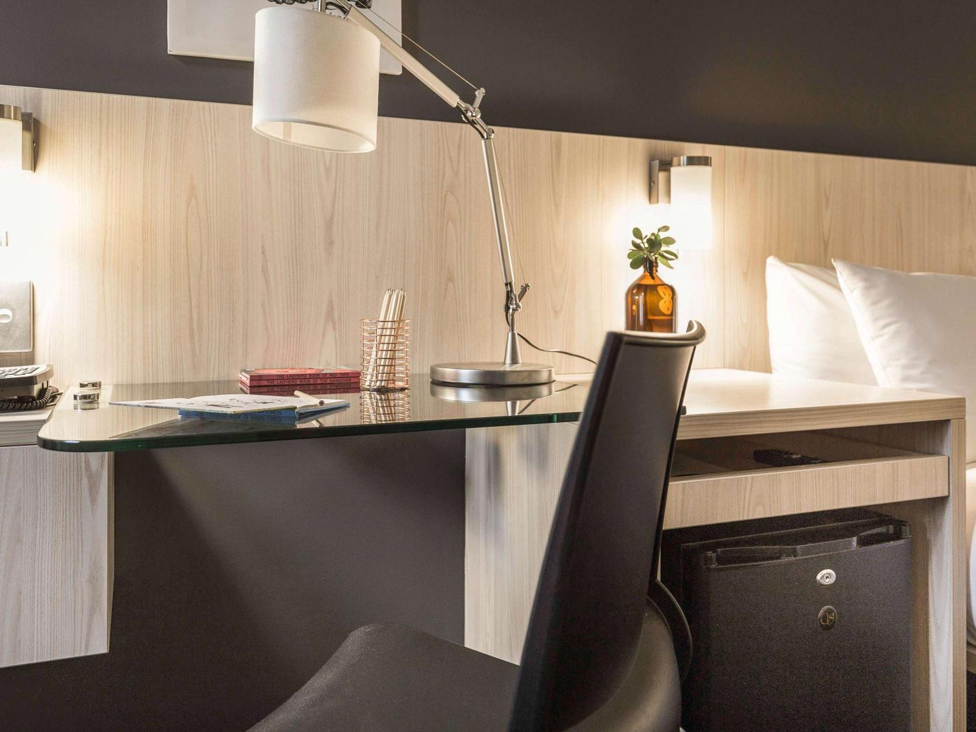 Ibis Sydney Barangaroo Hotel Exterior photo