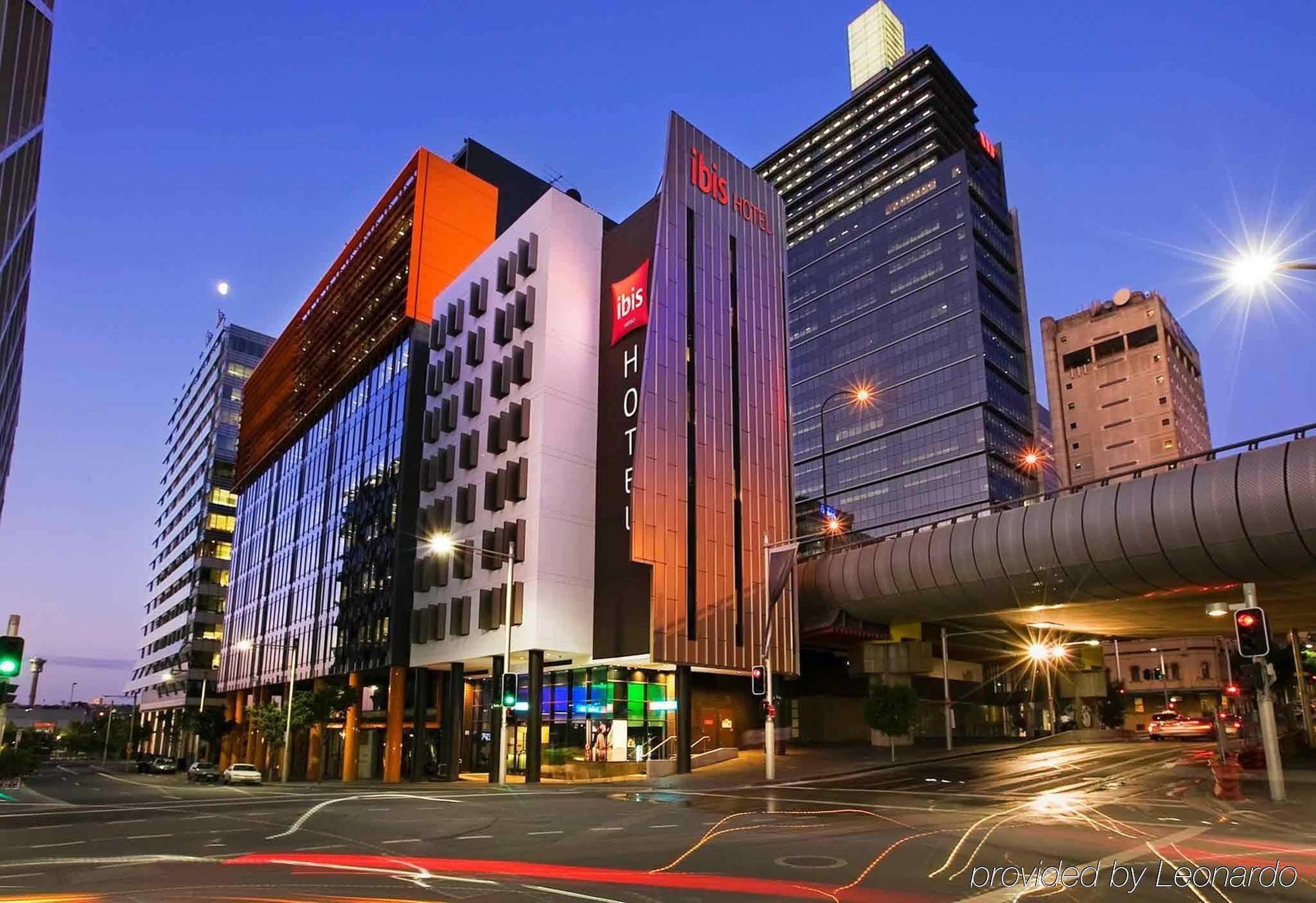 Ibis Sydney Barangaroo Hotel Exterior photo