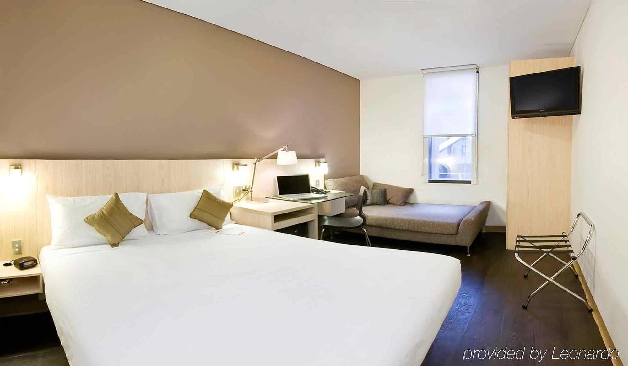 Ibis Sydney Barangaroo Hotel Exterior photo