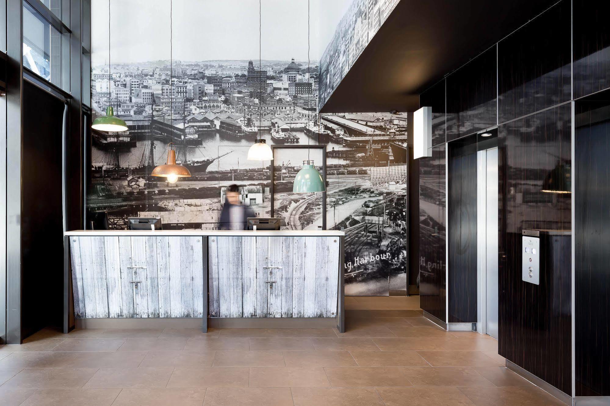 Ibis Sydney Barangaroo Hotel Exterior photo